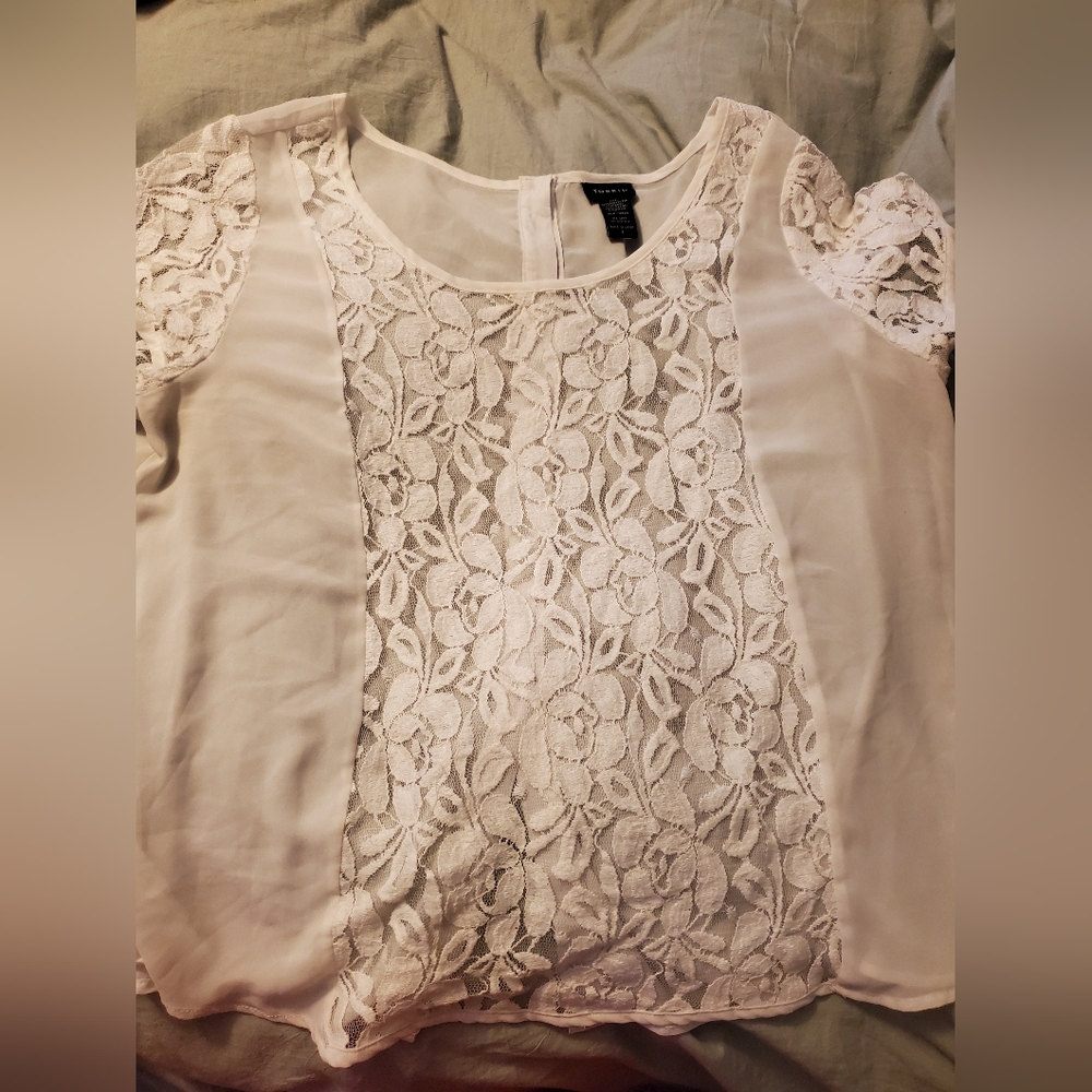 Sheer white Torrid blouse size 1x,plus size,